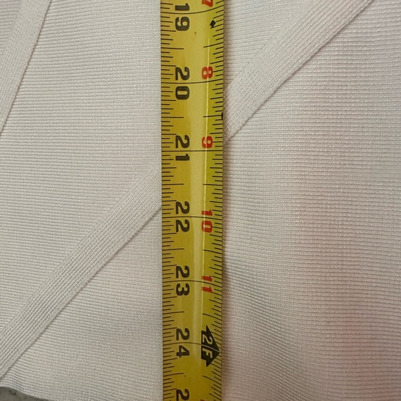 Herve Leger White Sleeveless V-Neck Bodycon Mini Dress - Picture 6 of 7